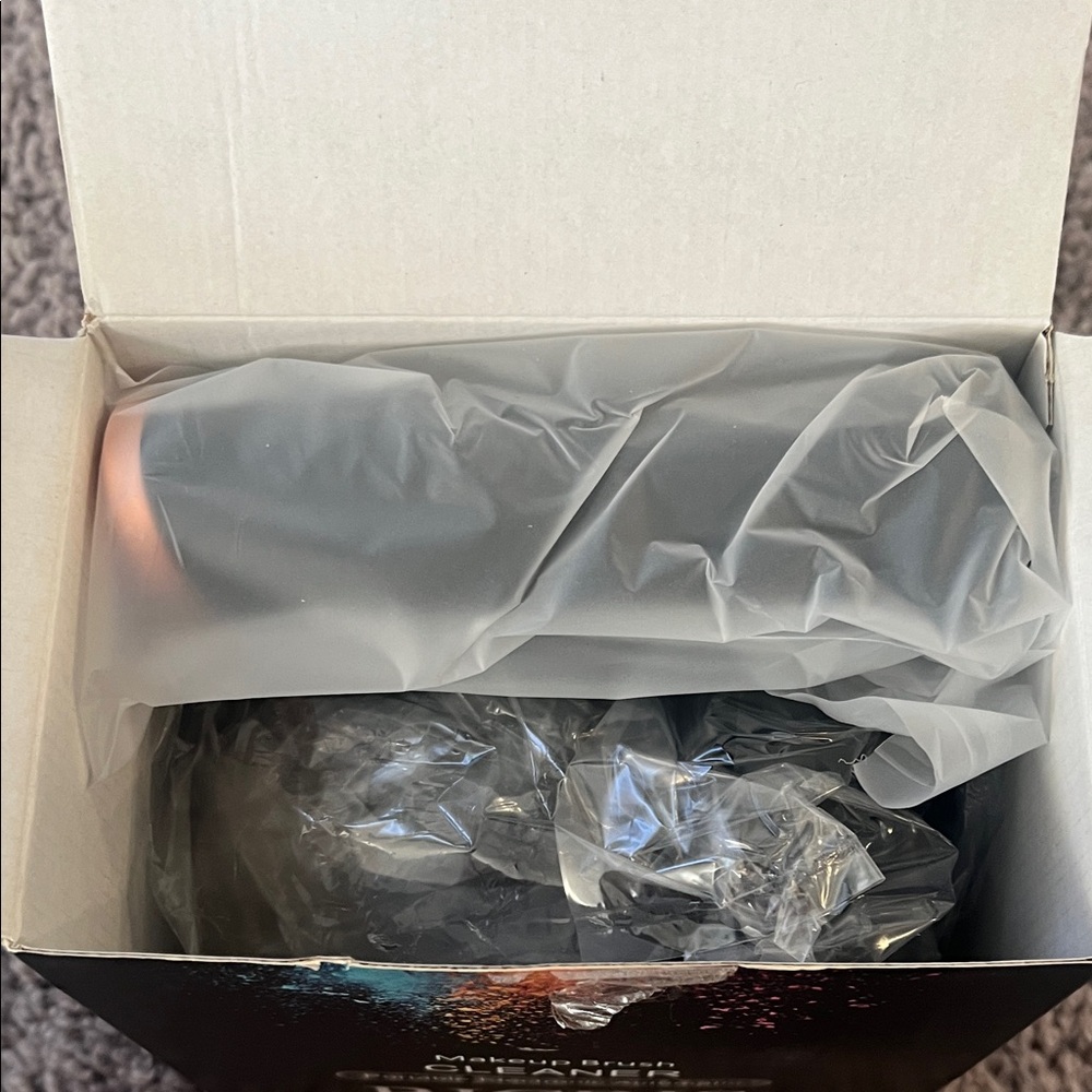 New in Box--Never Used (still wrapped in plastic) Automatic Makeup Brush Cleaner - Picture 7 of 8